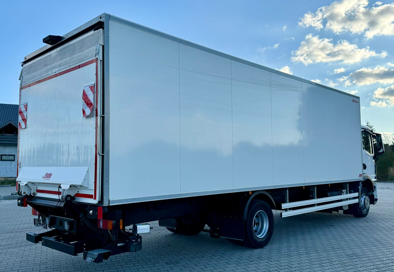 MAN TGM 15.290 / CHŁODNIA / WINDA / 8.3 M DŁUGOŚCI / 20 EUROPALET / THERMO KING / +30/-30 / AUTOMAT / 2021 ROK / SERWISOWANY - Frigorífico camión: foto 3 MAN TGM 15.290 / CHŁODNIA / WINDA / 8.3 M DŁUGOŚCI / 20 EUROPALET / THERMO KING / +30/-30 / AUTOMAT / 2021 ROK / SERWISOWANY - Frigorífico camión: foto 3