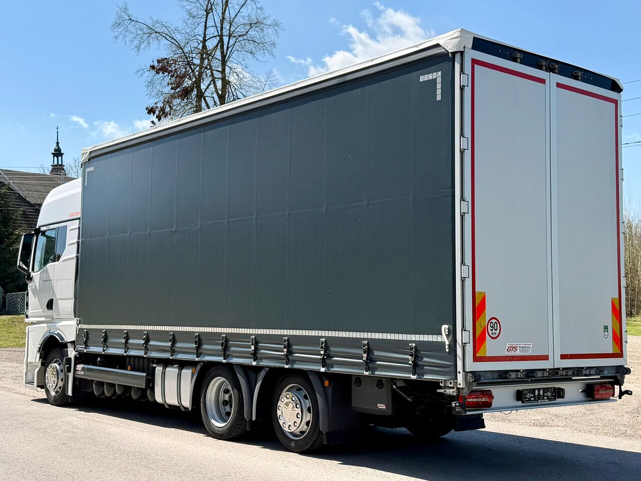 MAN TGX 26.470 / FIRANKA / 19 EUROPALET / XXL / NISKI PRZEBIEG / NOWY MODEL / 6X2 - Camión lona: foto 3 MAN TGX 26.470 / FIRANKA / 19 EUROPALET / XXL / NISKI PRZEBIEG / NOWY MODEL / 6X2 - Camión lona: foto 3