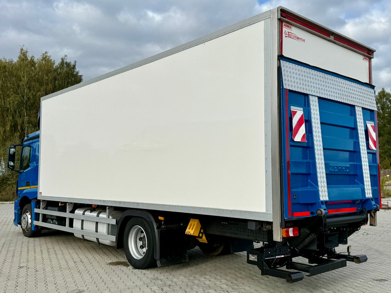 MERCEDES-BENZ ACTROS 1836 / CHŁODNIA / WINDA / 18 PALET / SILNIK 10677 cm3 / CARRIER / SYPIALKA / AUTOMAT / 2018 ROK - Frigorífico camión: foto 4 MERCEDES-BENZ ACTROS 1836 / CHŁODNIA / WINDA / 18 PALET / SILNIK 10677 cm3 / CARRIER / SYPIALKA / AUTOMAT / 2018 ROK - Frigorífico camión: foto 4