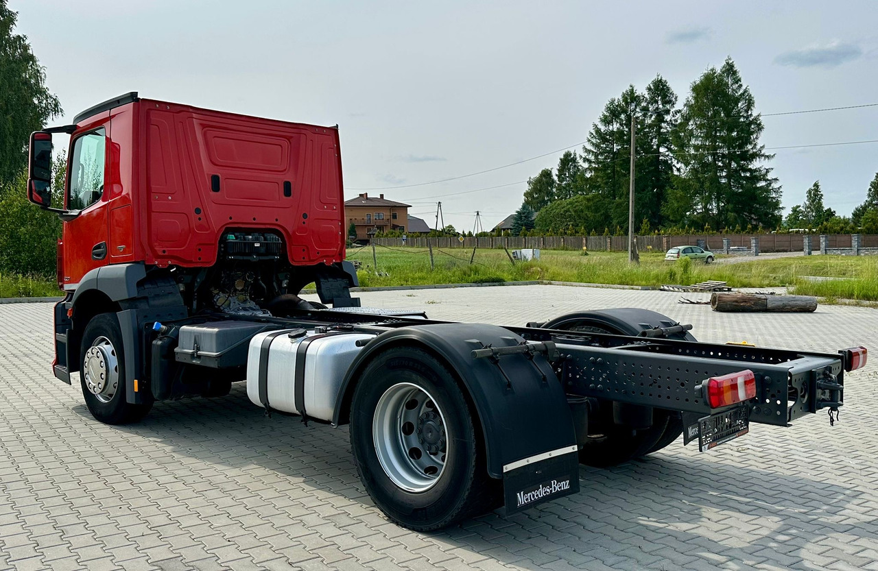 MERCEDES-BENZ ANTOS 1827 / DO ZABUDOWY / ROZSTAW OSI 3.8 M / EURO 6 / WYWROTKA / BECZKA / UTRZYMANIE DRÓG / HAKOWIEC / Z NIEMIEC - Chasis camión: foto 3 MERCEDES-BENZ ANTOS 1827 / DO ZABUDOWY / ROZSTAW OSI 3.8 M / EURO 6 / WYWROTKA / BECZKA / UTRZYMANIE DRÓG / HAKOWIEC / Z NIEMIEC - Chasis camión: foto 3