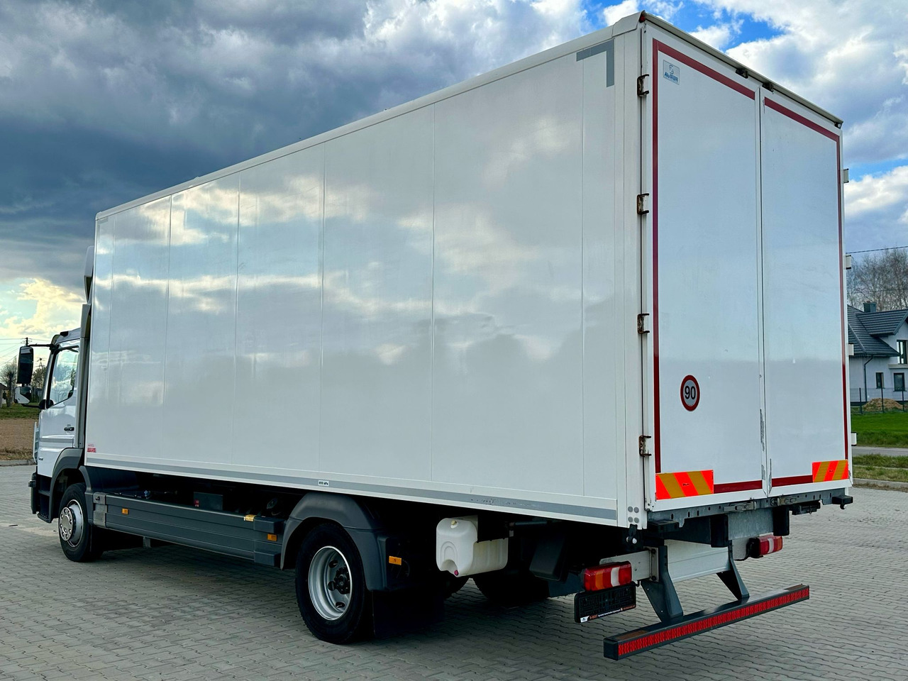 MERCEDES-BENZ ATEGO / 1221 / IZOTERMA / KONTENER / AUTOMAT / 230 TYS KM / 17 EUROPALET / 6.8 M DŁUGOŚCI / 2019 ROK - Isotérmico camión: foto 3 MERCEDES-BENZ ATEGO / 1221 / IZOTERMA / KONTENER / AUTOMAT / 230 TYS KM / 17 EUROPALET / 6.8 M DŁUGOŚCI / 2019 ROK - Isotérmico camión: foto 3