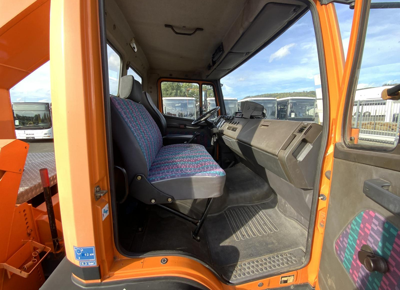 Camión con plataforma elevadora Mercedes-Benz 1117: foto 10