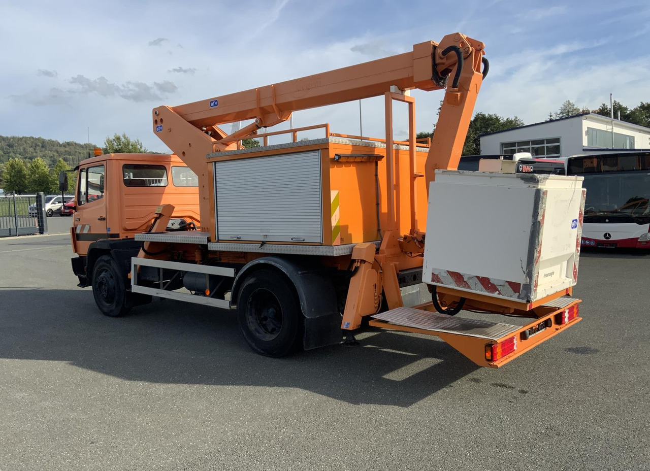 Mercedes-Benz 1117 - Camión con plataforma elevadora: foto 4 Mercedes-Benz 1117 - Camión con plataforma elevadora: foto 4