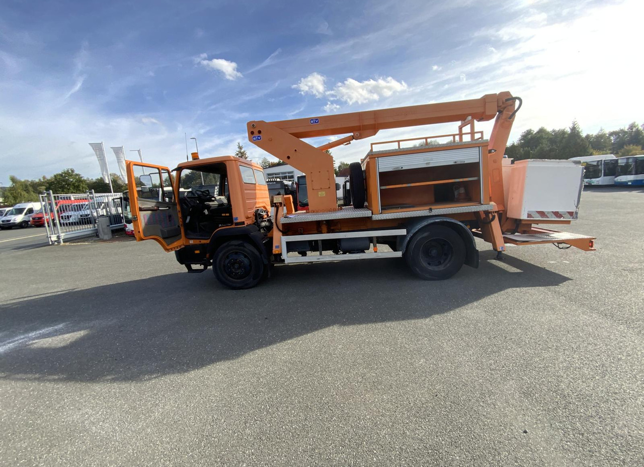 Camión con plataforma elevadora Mercedes-Benz 1117: foto 6