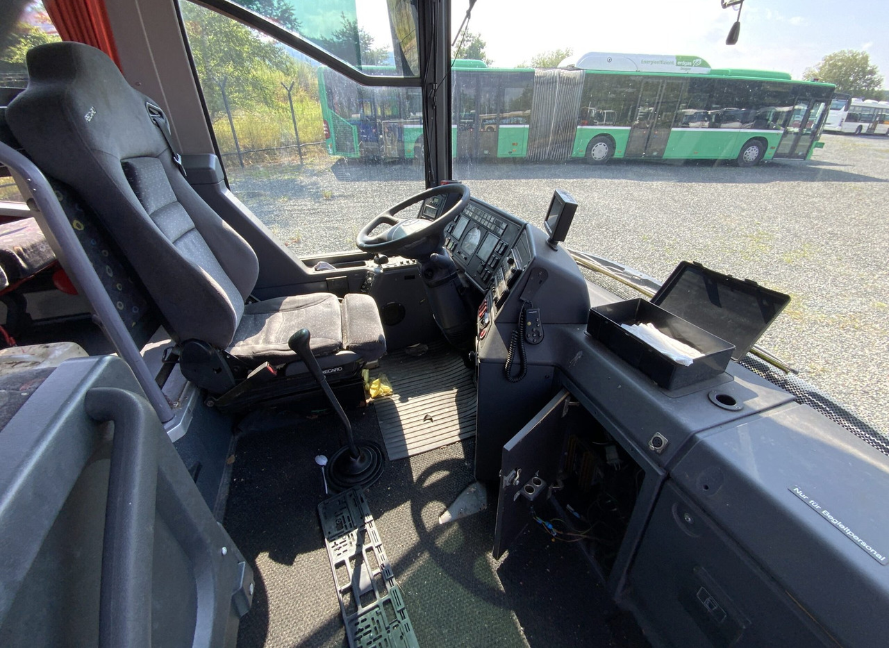 Foto del interior 2: Autobús suburbano Mercedes-Benz Integro