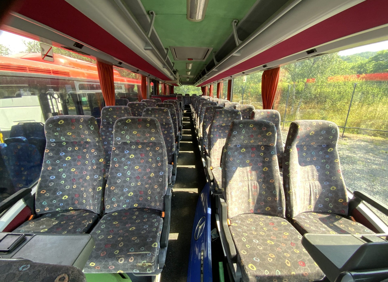 Foto del interior 1: Autobús suburbano Mercedes-Benz Integro