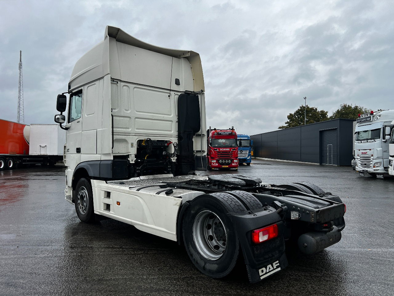DAF XF 460 SSC, Retarder, Full spoiler - Cabeza tractora: foto 4 DAF XF 460 SSC, Retarder, Full spoiler - Cabeza tractora: foto 4