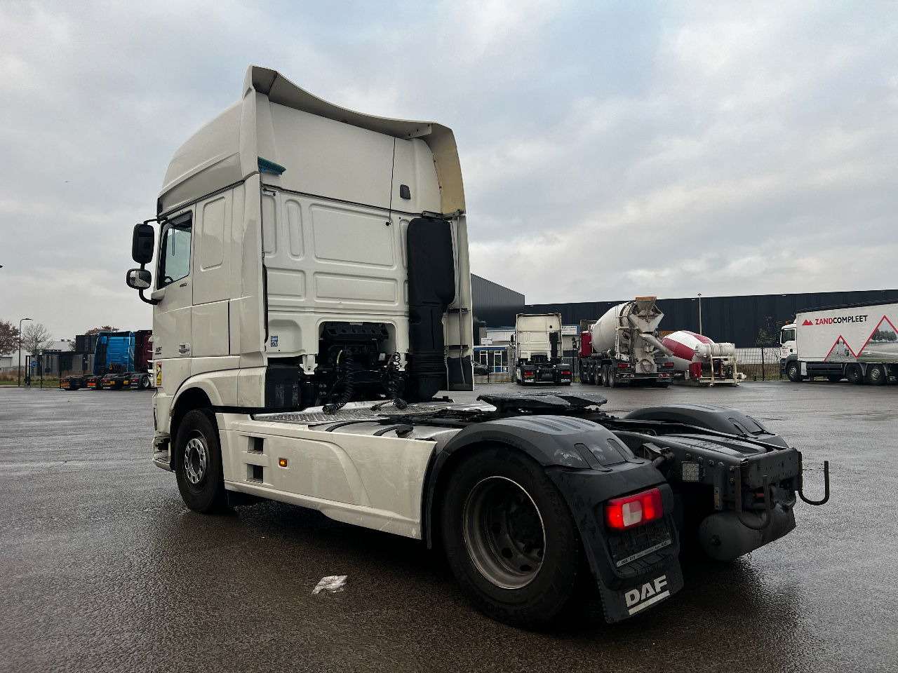DAF XF 460 SSC, Retarder, Full spoiler - Cabeza tractora: foto 4 DAF XF 460 SSC, Retarder, Full spoiler - Cabeza tractora: foto 4