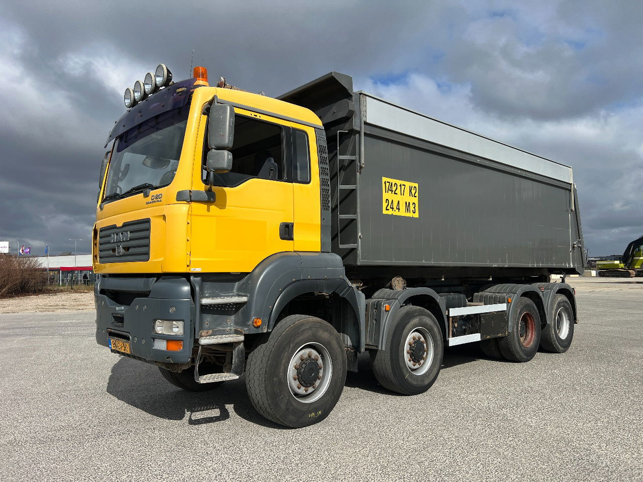 MAN TGA 41.430 TGA 39.430 8x8, full steel, Manual - Volquete camión: foto 2 MAN TGA 41.430 TGA 39.430 8x8, full steel, Manual - Volquete camión: foto 2