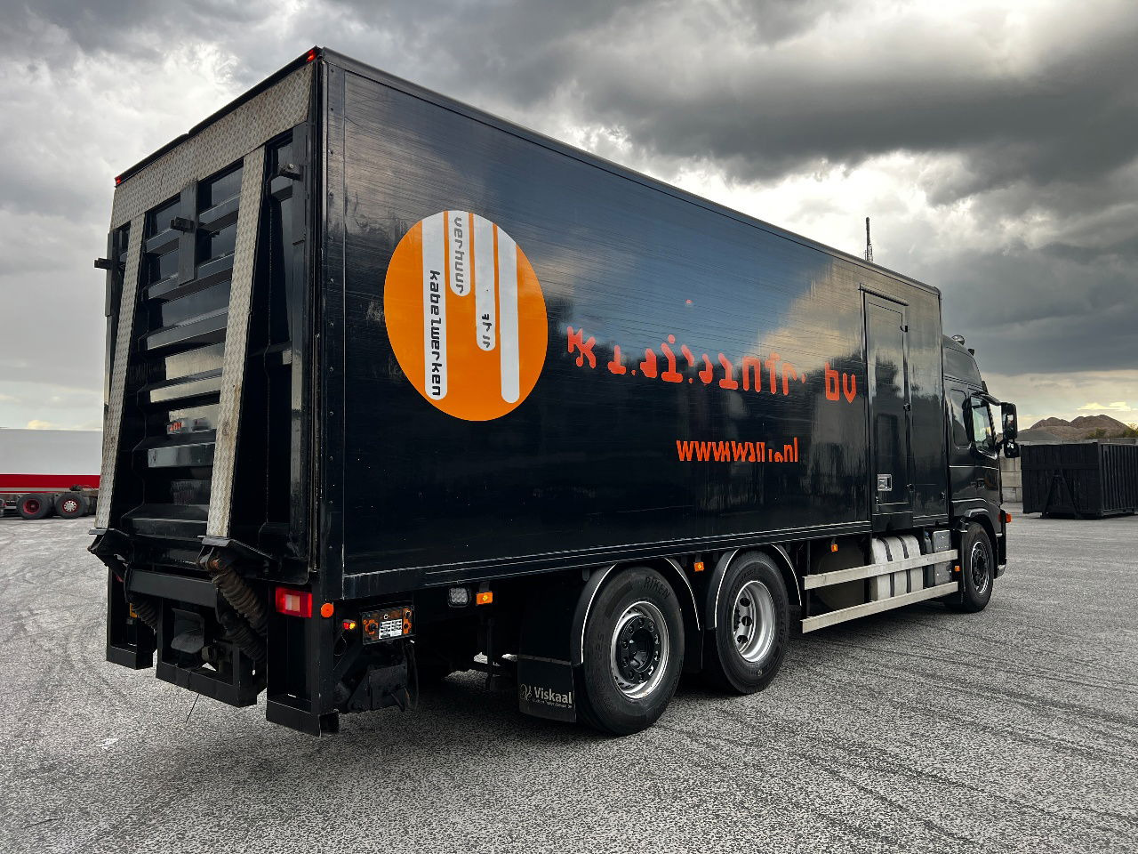 Volvo FM 9.300 Globe 6x2, Euro 5 - Camión caja cerrada: foto 3 Volvo FM 9.300 Globe 6x2, Euro 5 - Camión caja cerrada: foto 3