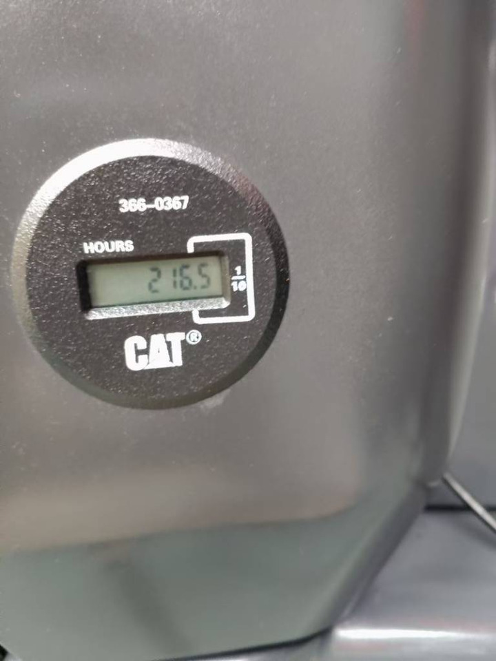 CAT 320 D2L - Excavadora de cadenas: foto 2 CAT 320 D2L - Excavadora de cadenas: foto 2