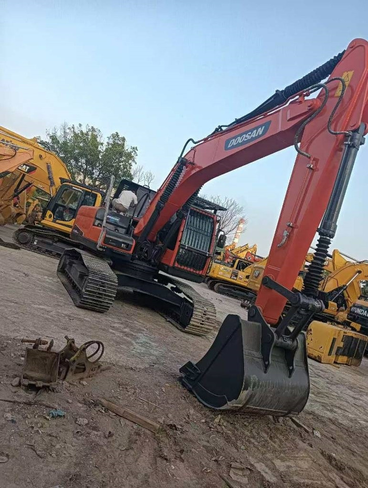 Doosan DX 225 LC-9C - Excavadora de cadenas: foto 2 Doosan DX 225 LC-9C - Excavadora de cadenas: foto 2