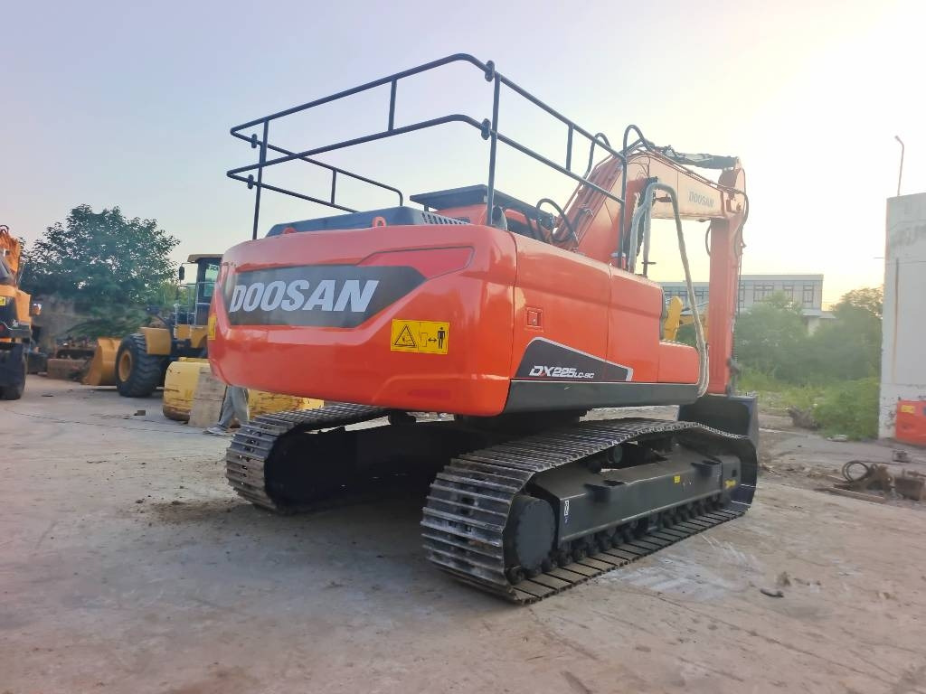 Doosan DX 225 LC - Excavadora de cadenas: foto 1 Doosan DX 225 LC - Excavadora de cadenas: foto 1