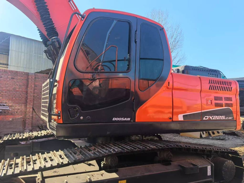 Doosan DX 225 LC - Excavadora de cadenas: foto 1 Doosan DX 225 LC - Excavadora de cadenas: foto 1