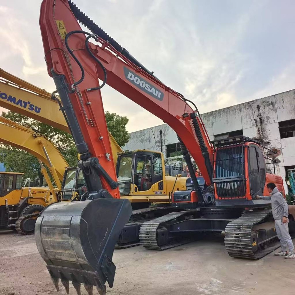Doosan DX 300 LC - Excavadora de cadenas: foto 1 Doosan DX 300 LC - Excavadora de cadenas: foto 1