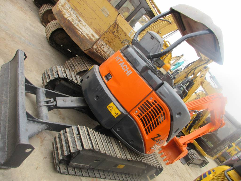 Hitachi ZX 30 U - Miniexcavadora: foto 3 Hitachi ZX 30 U - Miniexcavadora: foto 3