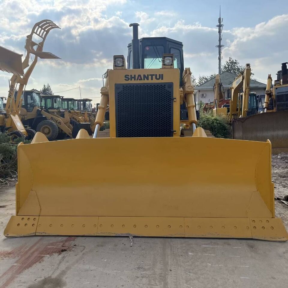 Shantui SD 22 3000 units machines in stock - Bulldozer: foto 2 Shantui SD 22 3000 units machines in stock - Bulldozer: foto 2