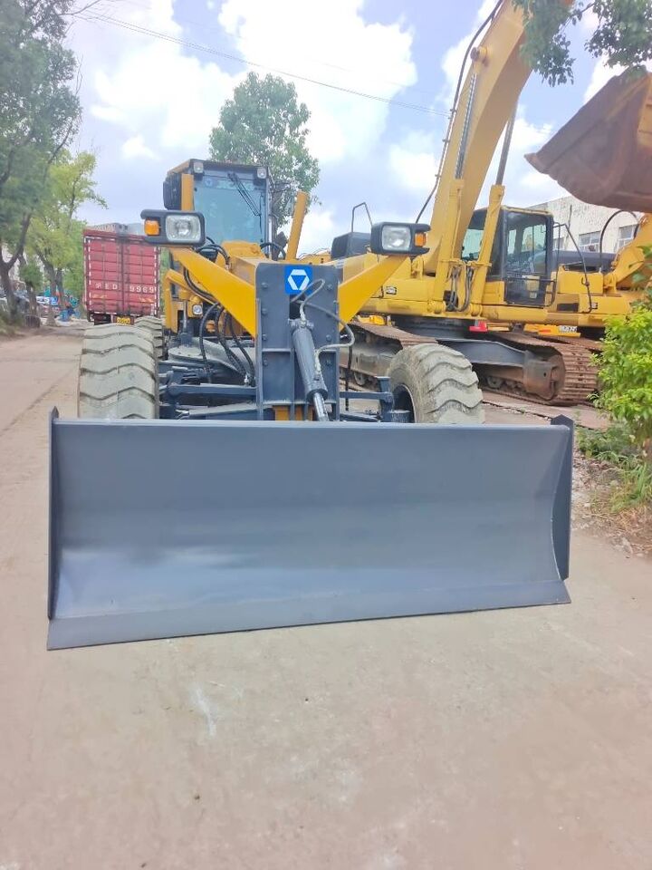 XCMG GR2153 Shanghai largest supplier - Grader: foto 2 XCMG GR2153 Shanghai largest supplier - Grader: foto 2