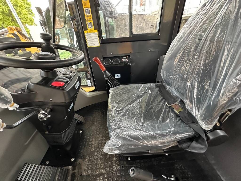 XCMG LW160FM 100% Brand New machine - Cargadora de ruedas: foto 5 XCMG LW160FM 100% Brand New machine - Cargadora de ruedas: foto 5