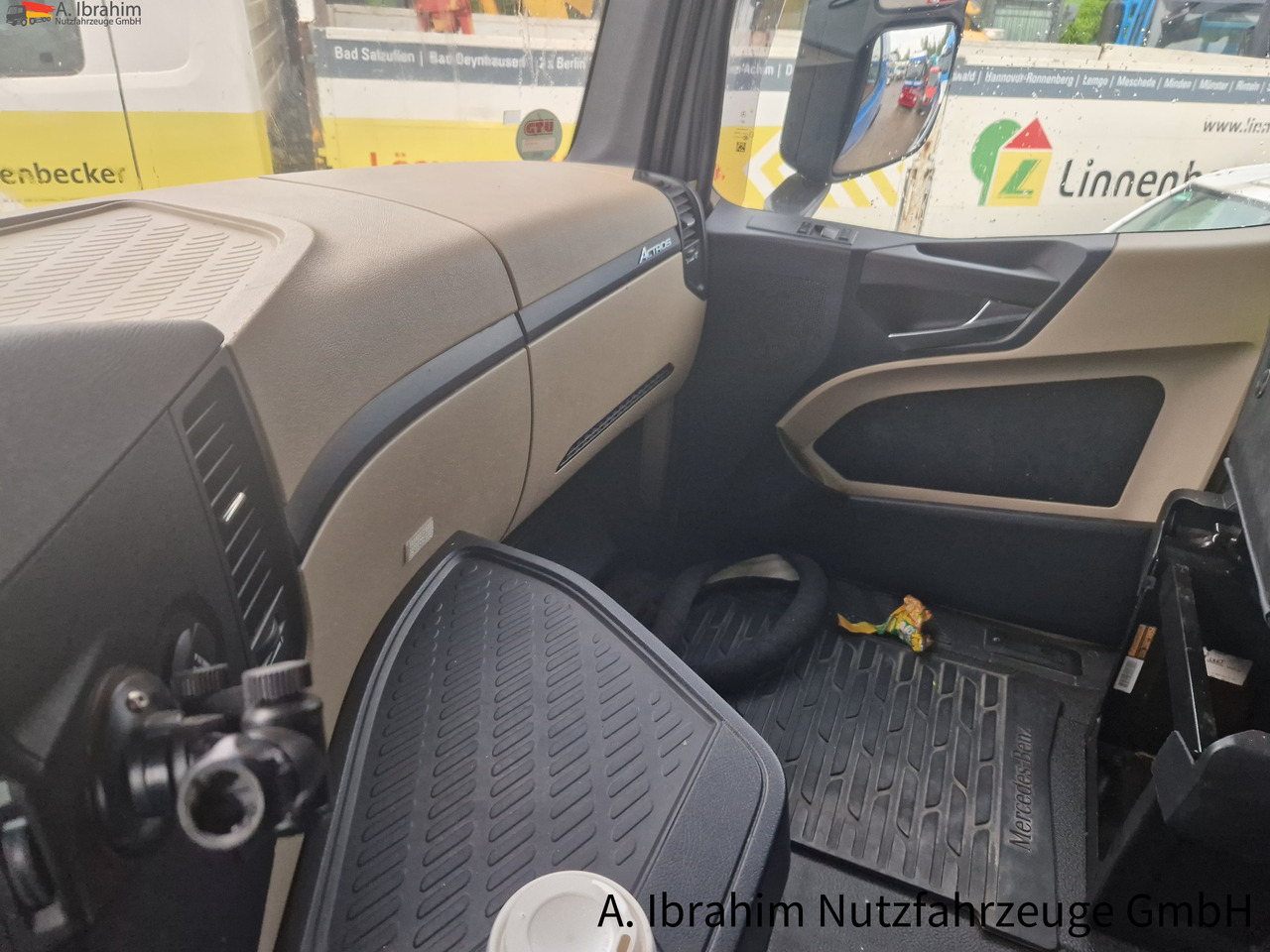 Mercedes-Benz 1845 Retarder Klima, Kühlschrank deutsches Fahrzeug - Cabeza tractora: foto 5 Mercedes-Benz 1845 Retarder Klima, Kühlschrank deutsches Fahrzeug - Cabeza tractora: foto 5