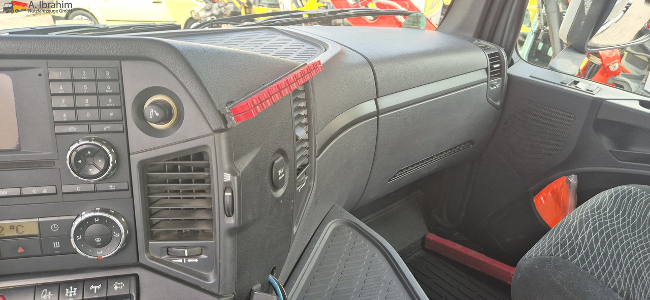 Mercedes-Benz DB 1842H 4x4 Hydrodrive Scheckheft bei Mercedes - Cabeza tractora: foto 2 Mercedes-Benz DB 1842H 4x4 Hydrodrive Scheckheft bei Mercedes - Cabeza tractora: foto 2