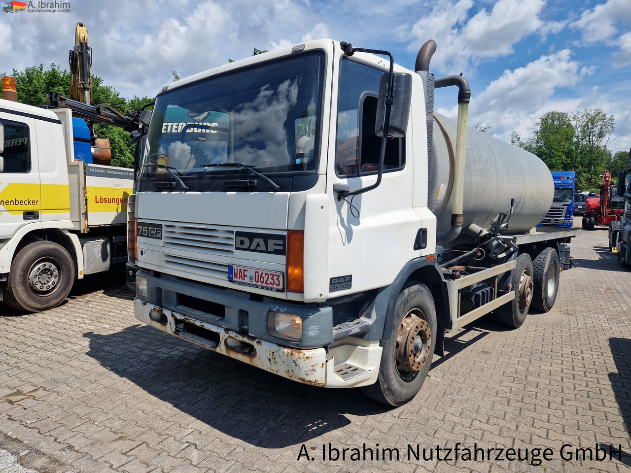 Daf CF 290 Wassertank 13500 L, Tank verzinkt Vorlauf- Lift- Lenkachse - Cisterna camión: foto 1 Daf CF 290 Wassertank 13500 L, Tank verzinkt Vorlauf- Lift- Lenkachse - Cisterna camión: foto 1