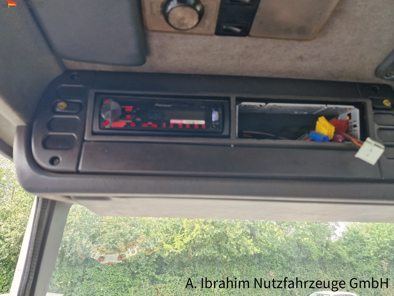 Daf CF 290 Wassertank 13500 L, Tank verzinkt Vorlauf- Lift- Lenkachse - Cisterna camión: foto 3 Daf CF 290 Wassertank 13500 L, Tank verzinkt Vorlauf- Lift- Lenkachse - Cisterna camión: foto 3
