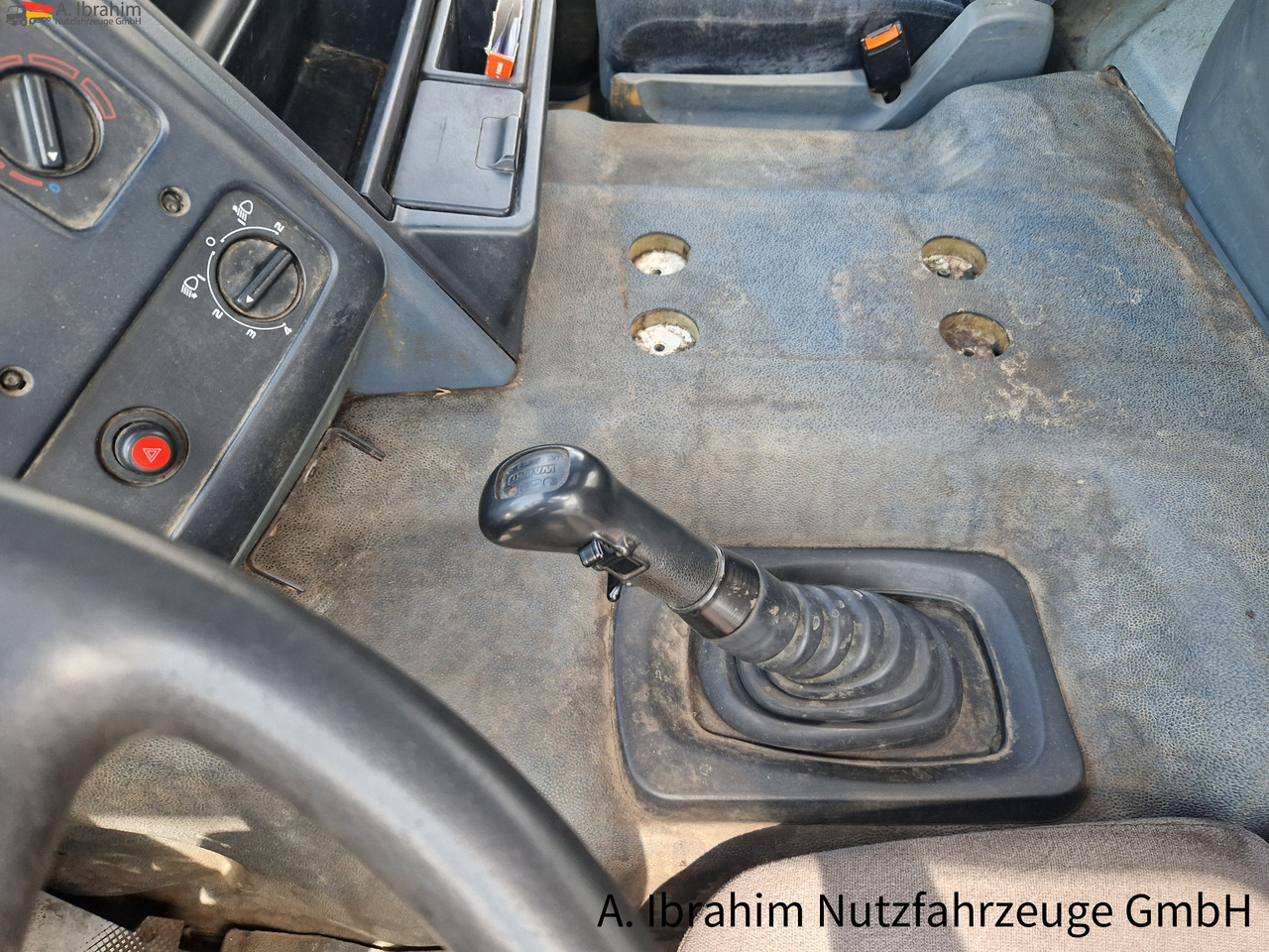 Daf CF 290 Wassertank 13500 L, Tank verzinkt Vorlauf- Lift- Lenkachse - Cisterna camión: foto 4 Daf CF 290 Wassertank 13500 L, Tank verzinkt Vorlauf- Lift- Lenkachse - Cisterna camión: foto 4