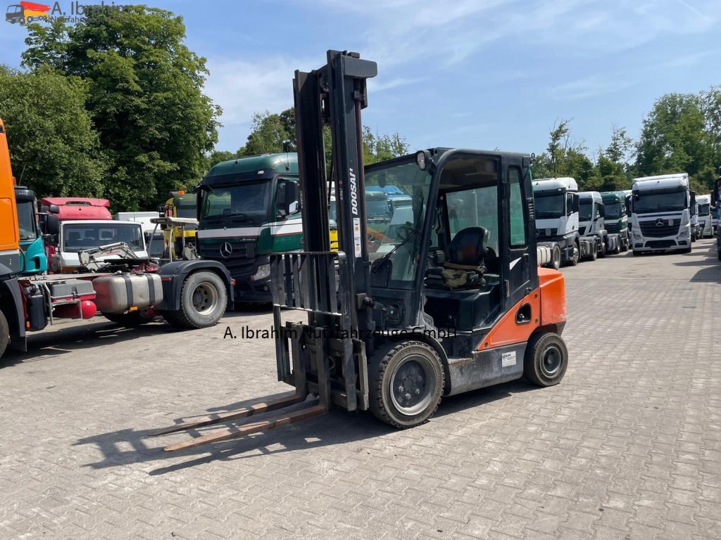 Doosan D30S-7 3000 kg Tragkraft Guter Zustand - Carretilla elevadora diésel: foto 1 Doosan D30S-7 3000 kg Tragkraft Guter Zustand - Carretilla elevadora diésel: foto 1