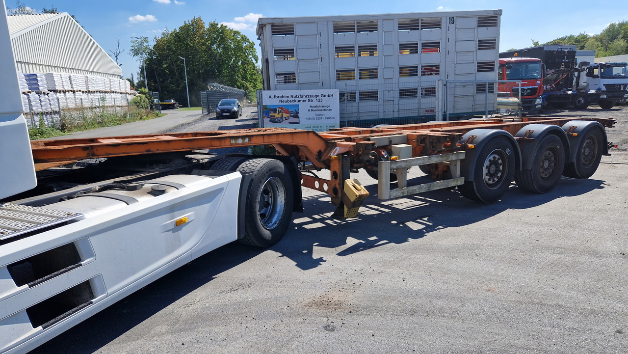 M&V Euro 902K Containerchassis 2x 20, 30, 40 ft Zustand normal - Portacontenedore/ Intercambiable semirremolque: foto 1 M&V Euro 902K Containerchassis 2x 20, 30, 40 ft Zustand normal - Portacontenedore/ Intercambiable semirremolque: foto 1