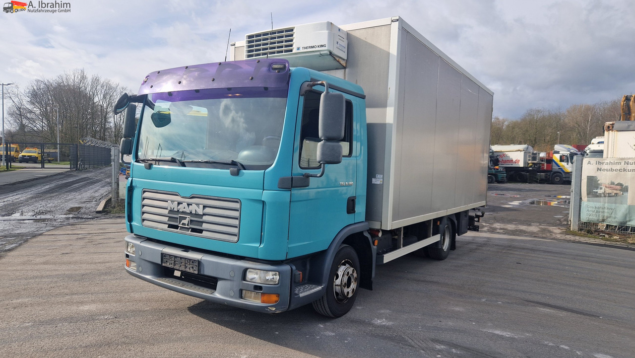 MAN 8.180 Thermokingkühlung - 30 ° sauber, 3. Gang kratzt, voll fahrbereit - Frigorífico camión: foto 1 MAN 8.180 Thermokingkühlung - 30 ° sauber, 3. Gang kratzt, voll fahrbereit - Frigorífico camión: foto 1