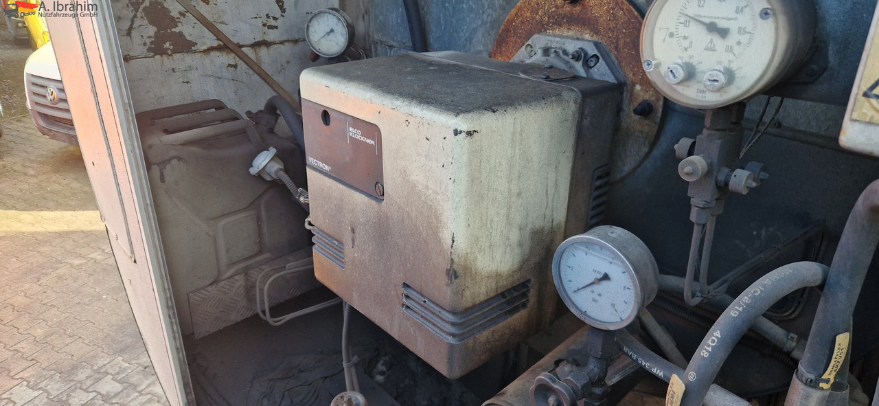 MAN TGA Asphaltspritze Schäfer 20 000 Liters - Cisterna camión: foto 4 MAN TGA Asphaltspritze Schäfer 20 000 Liters - Cisterna camión: foto 4