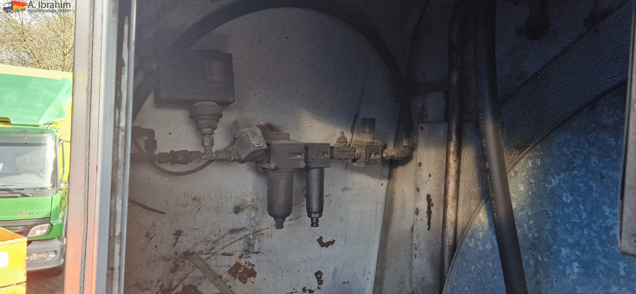 MAN TGA Asphaltspritze Schäfer 20 000 Liters - Cisterna camión: foto 2 MAN TGA Asphaltspritze Schäfer 20 000 Liters - Cisterna camión: foto 2