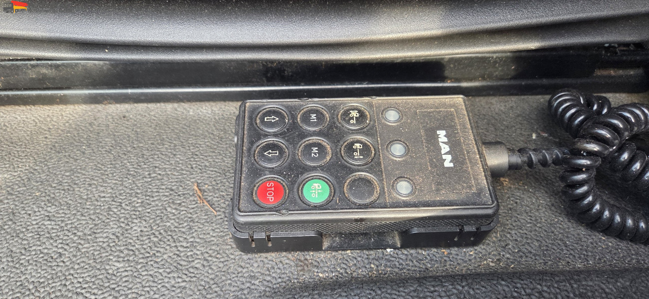 MAN TGM 18.290 Carrier Supra 950 U | LBW | 2 Kammer MT | Schneeketten - Frigorífico camión: foto 4 MAN TGM 18.290 Carrier Supra 950 U | LBW | 2 Kammer MT | Schneeketten - Frigorífico camión: foto 4