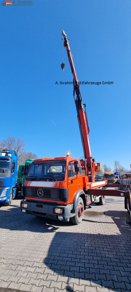 Mercedes-Benz 1722 Dachdeckerkran Cormach 30000 TECH, - Camión grúa, Camión caja abierta: foto 1 Mercedes-Benz 1722 Dachdeckerkran Cormach 30000 TECH, - Camión grúa, Camión caja abierta: foto 1