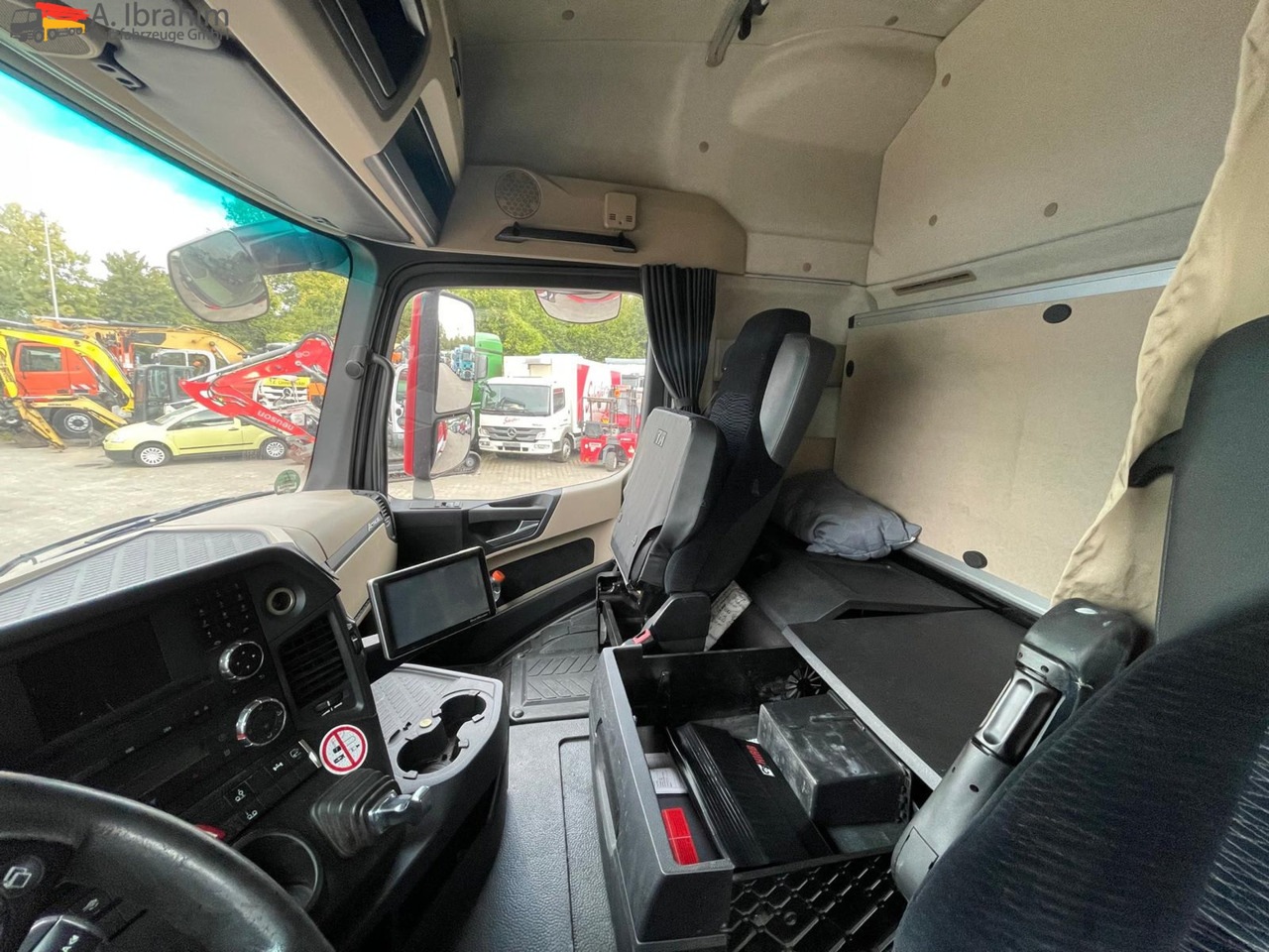 Mercedes-Benz Actros 2545 6x2 Pritsche Kran HIAB 166 - Camión caja abierta, Camión grúa: foto 2 Mercedes-Benz Actros 2545 6x2 Pritsche Kran HIAB 166 - Camión caja abierta, Camión grúa: foto 2
