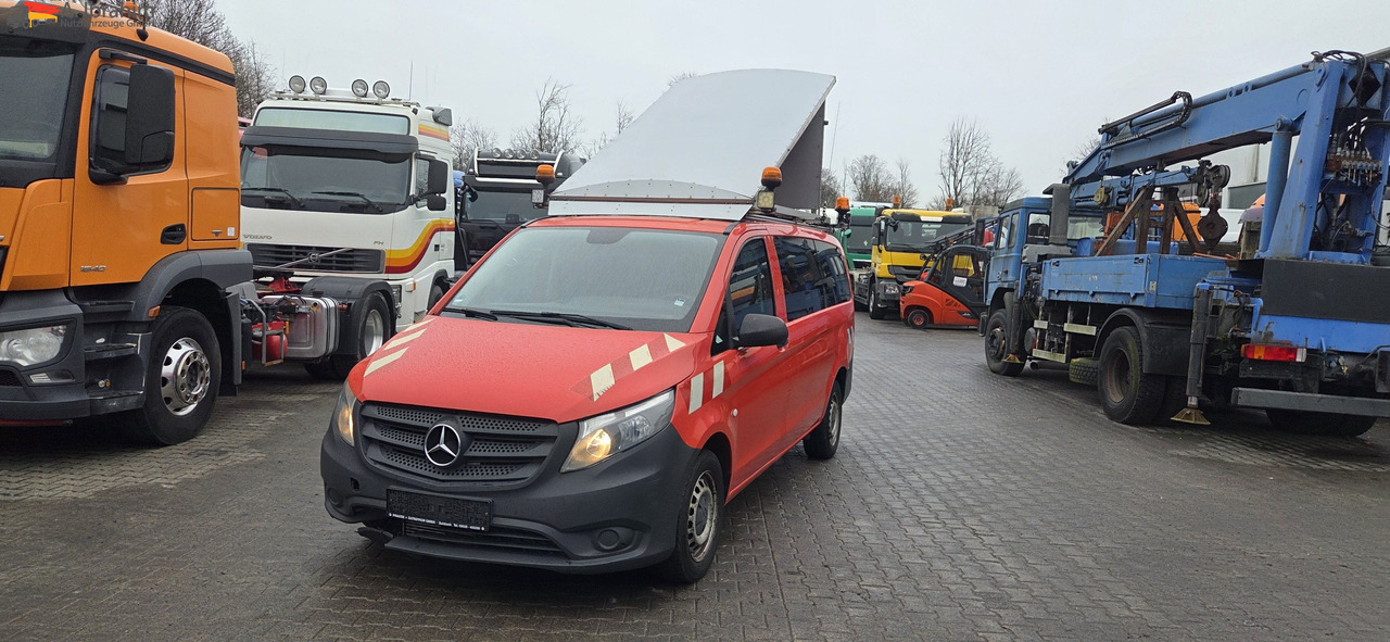 Mercedes-Benz BF 3 - GST 3 Zeichen Anlage 3050 kg zzGw - Camión tienda: foto 1 Mercedes-Benz BF 3 - GST 3 Zeichen Anlage 3050 kg zzGw - Camión tienda: foto 1