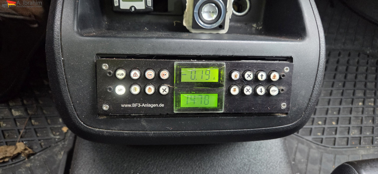 Mercedes-Benz BF 3 - GST 3 Zeichen Anlage 3050 kg zzGw - Camión tienda: foto 4 Mercedes-Benz BF 3 - GST 3 Zeichen Anlage 3050 kg zzGw - Camión tienda: foto 4