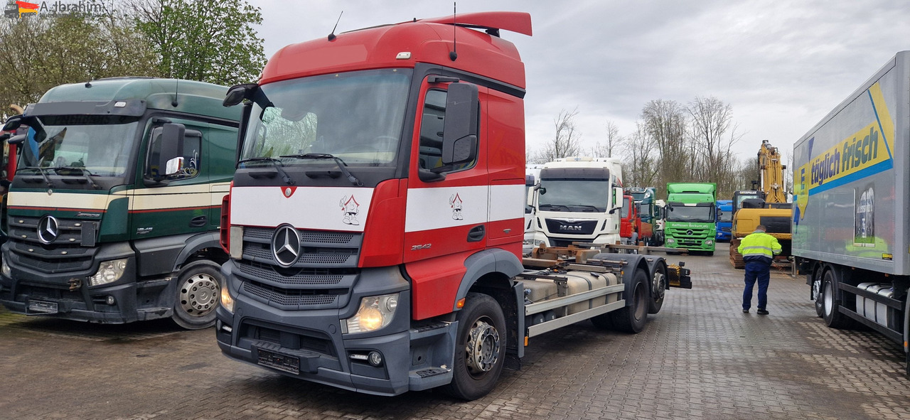 Mercedes-Benz DB 2542 Scheckheft gepflegt bei Mercedes, Euro 5 - Portacontenedore/ Intercambiable camión: foto 1 Mercedes-Benz DB 2542 Scheckheft gepflegt bei Mercedes, Euro 5 - Portacontenedore/ Intercambiable camión: foto 1