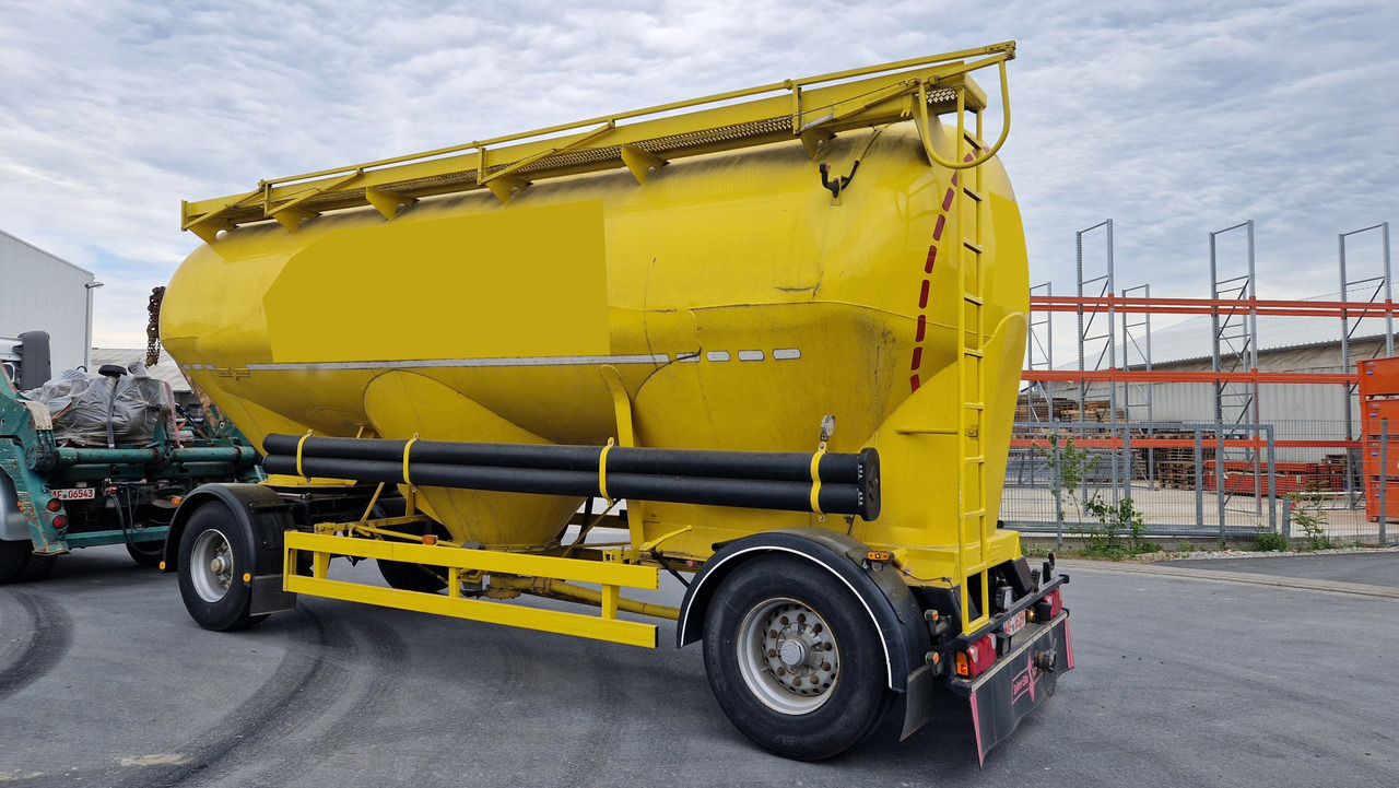 SPITZER SAPI 1832 Zustand 3-, steht länger - Cisterna remolque: foto 1 SPITZER SAPI 1832 Zustand 3-, steht länger - Cisterna remolque: foto 1