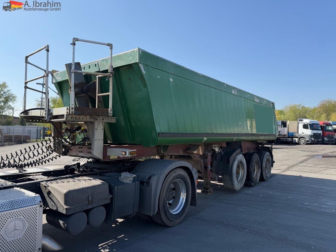 Schmitz Gotha SKI 24-7 Liftachse Trommelbremse 24 m³ - Volquete semirremolque: foto 1 Schmitz Gotha SKI 24-7 Liftachse Trommelbremse 24 m³ - Volquete semirremolque: foto 1