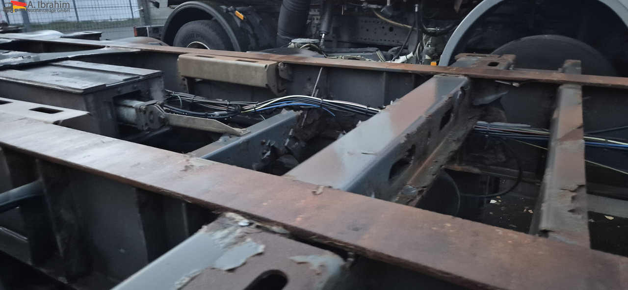 Schmitz SCF24 2x20,30,40,45 ft Multichassis, ausziehbar - Portacontenedore/ Intercambiable semirremolque: foto 3 Schmitz SCF24 2x20,30,40,45 ft Multichassis, ausziehbar - Portacontenedore/ Intercambiable semirremolque: foto 3