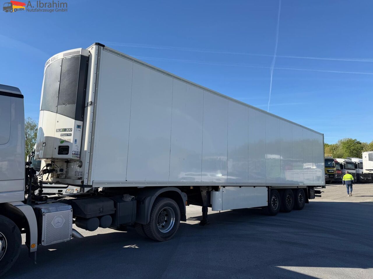 Schmitz SKO 24 Thermoking SLX300 Liftachse Scheibenbremse - Frigorífico semirremolque: foto 1 Schmitz SKO 24 Thermoking SLX300 Liftachse Scheibenbremse - Frigorífico semirremolque: foto 1