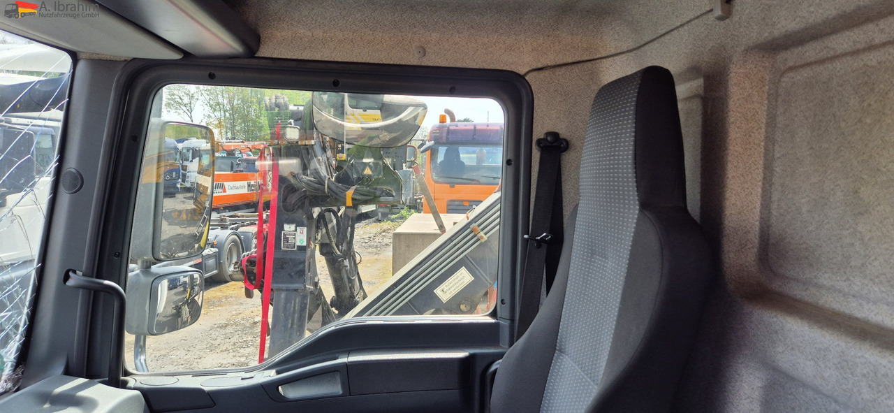 MAN TGL 8.150 4X2 BL Unfallschaden bedingt fahrbereit, Motor ok - Vehículo comercial ligero: foto 3 MAN TGL 8.150 4X2 BL Unfallschaden bedingt fahrbereit, Motor ok - Vehículo comercial ligero: foto 3
