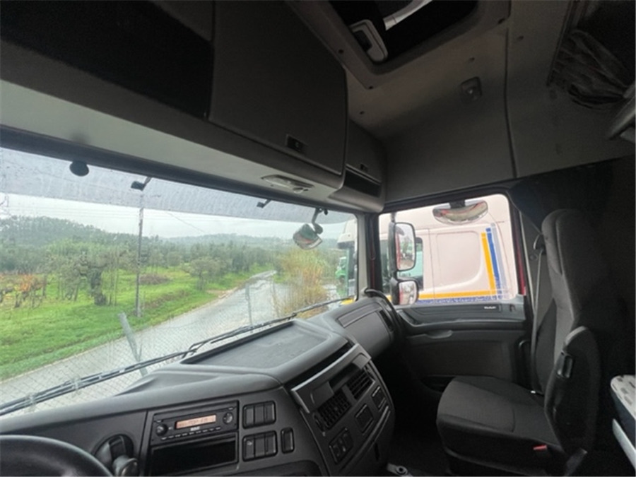 Cabeza tractora DAF XF 105 460: foto 6