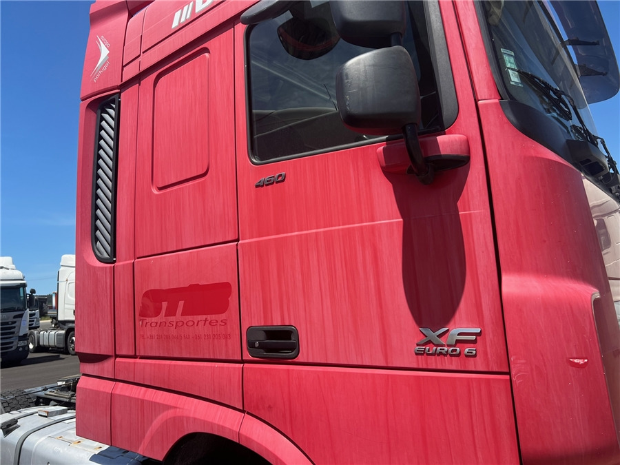 Cabeza tractora DAF XF 105 460: foto 11