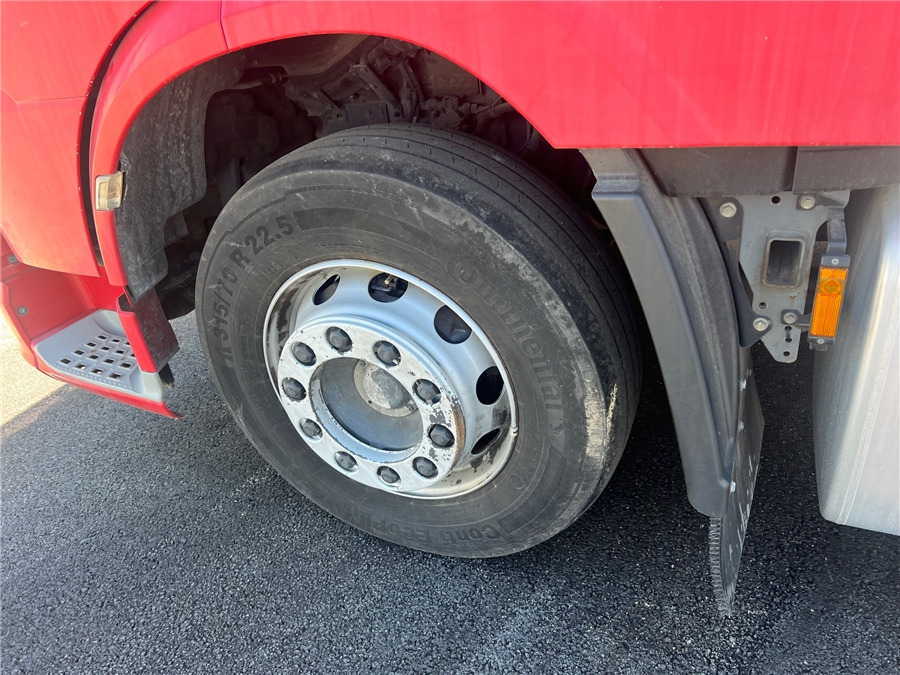 Cabeza tractora DAF XF 105 460: foto 13