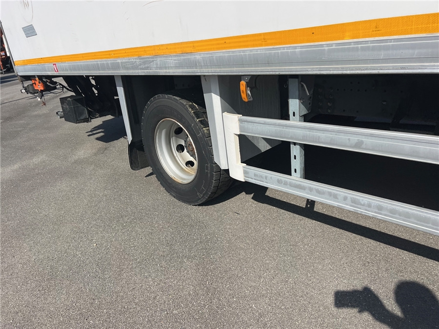 Frigorífico camión Iveco 140E25: foto 9 Frigorífico camión Iveco 140E25: foto 9