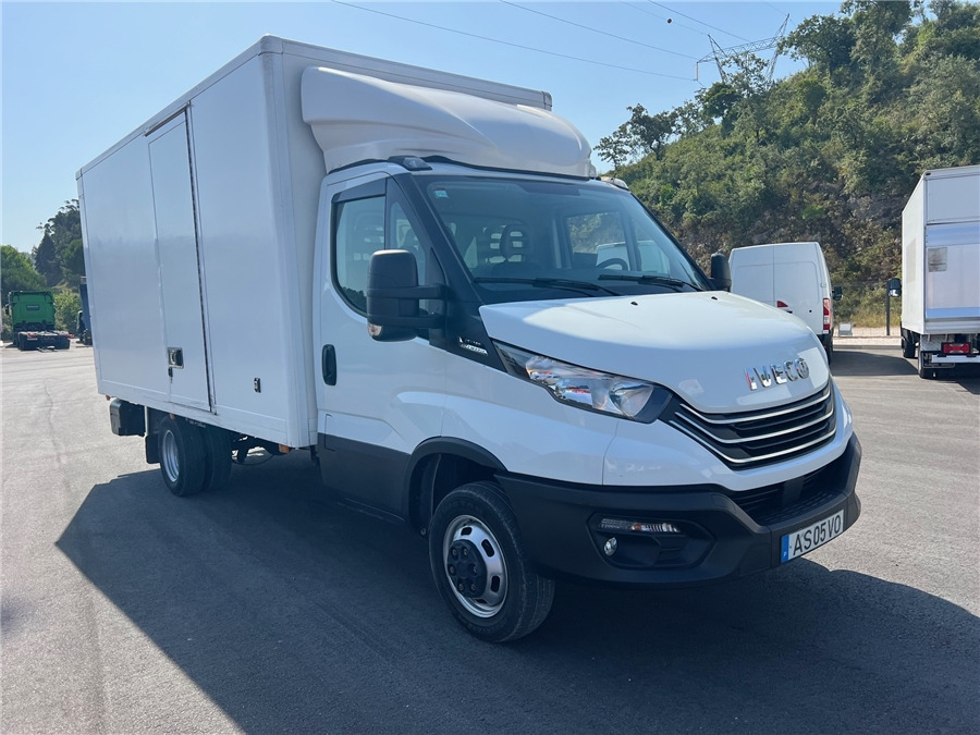 Iveco 35C16HA8 - Camión caja cerrada: foto 3 Iveco 35C16HA8 - Camión caja cerrada: foto 3