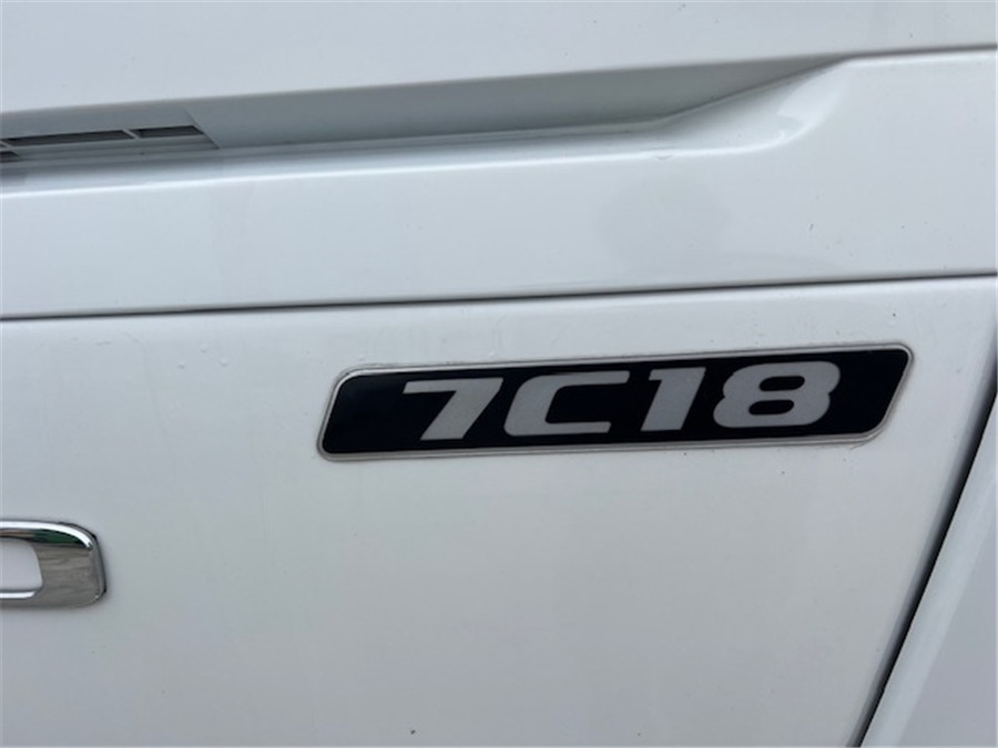 Isotérmico camión Mitsubishi 7C18: foto 19